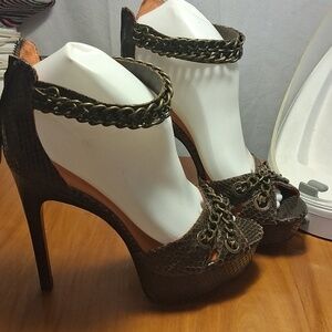 Via Spiga Chain Heels Size 6